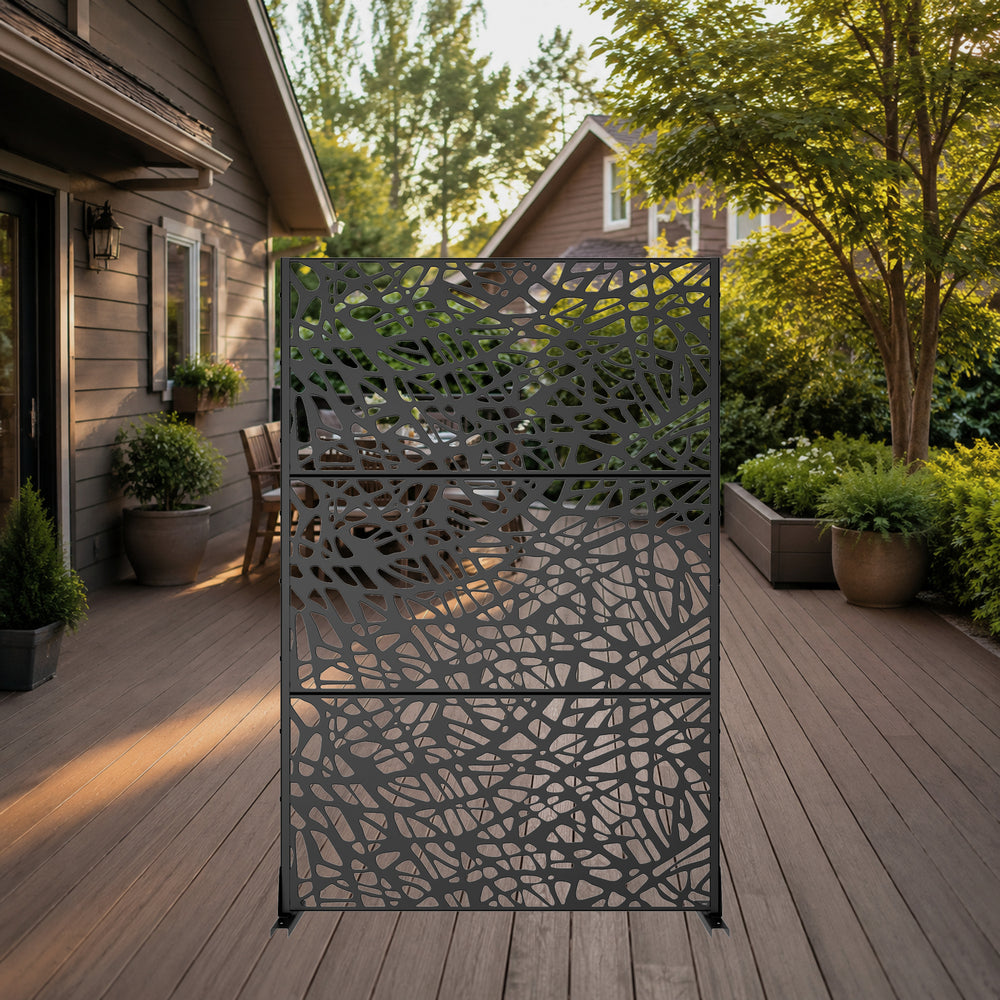 Open Lattice Metal Privacy Screen